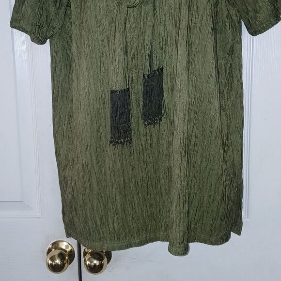JL J.P.L.A. olive green crinkle blouse with attached tie  Sz NWOT - Picture 2 of 7
